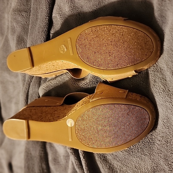 Lucky Brand Cork Wedge Sandals - Picture 5 of 6